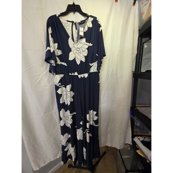 Lane Bryant Pants - Lane Bryant Plus Floral Jumpsuit 18/20P Navy V-Neck Wide Leg Drawstring NWT